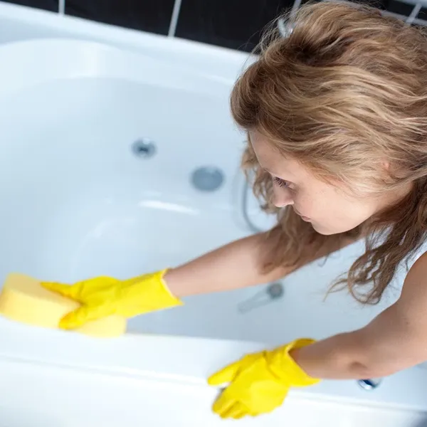 How to Clean Bathtub the Right Way